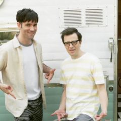 Youはなぜ紅白に?WeezerのRivers Cuomoが結成した話題のJ-POPユニット「Scott & Rivers」の魅力に迫る。