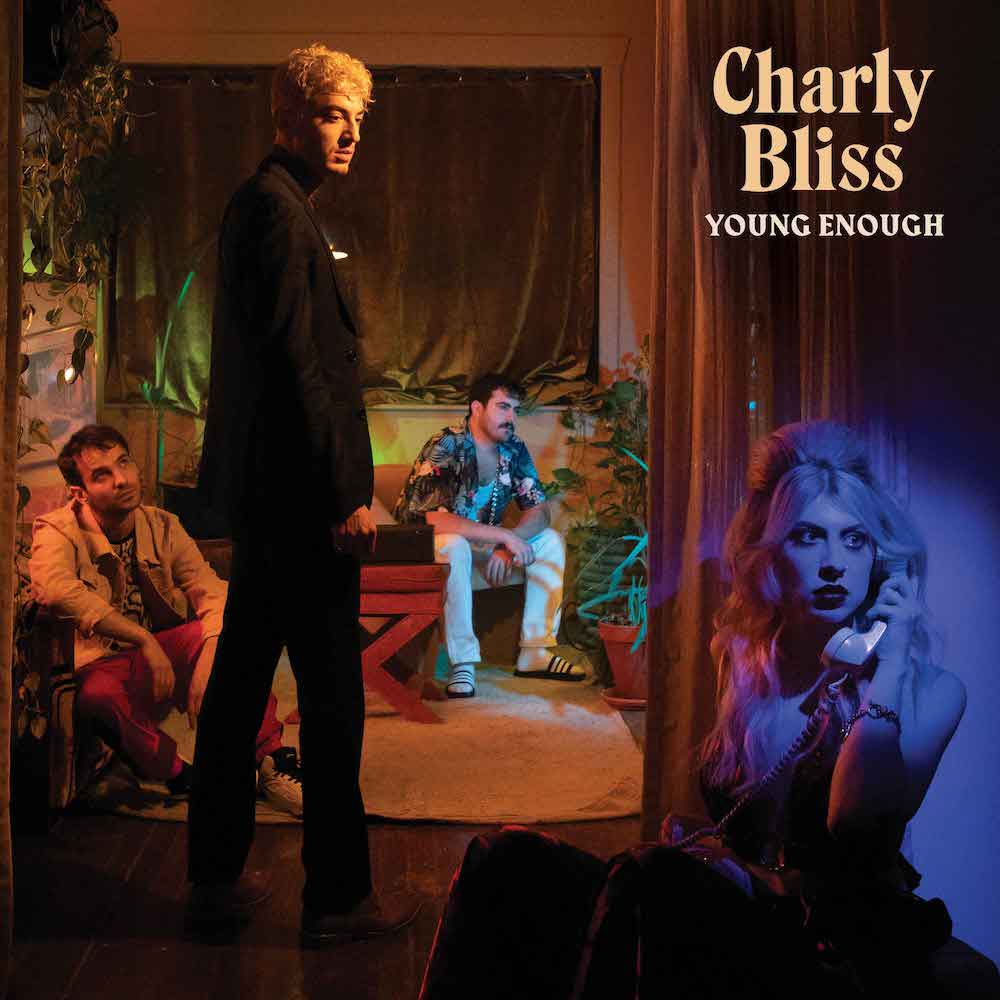 チャーリー・ブリスがメンバーの素顔が映されたMVとともに新曲「Hard To Believe」を公開