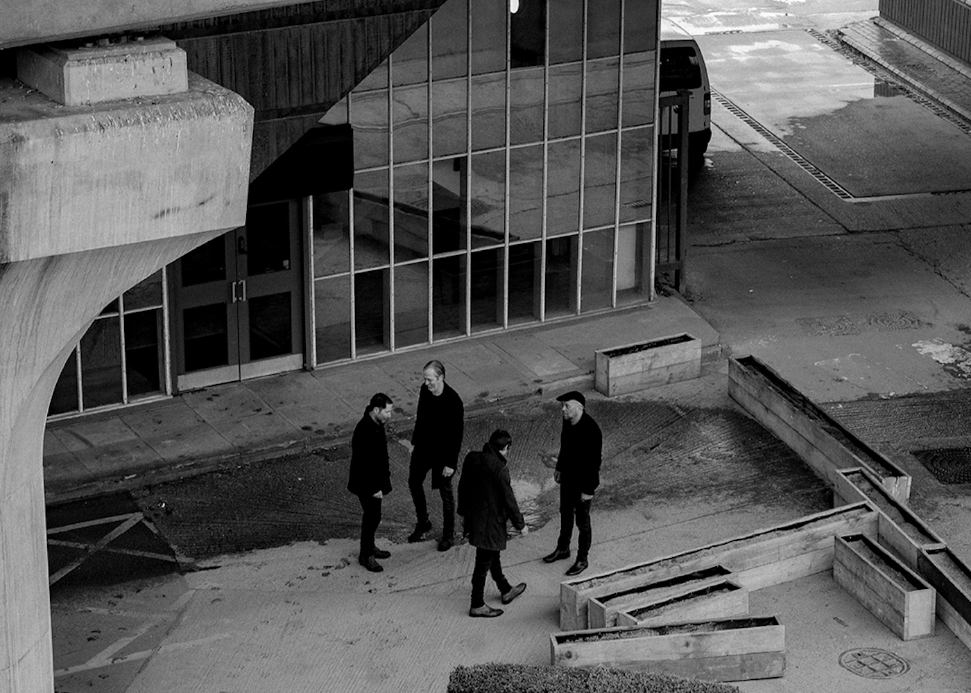 ライド、8月にリリースされるニュー・アルバムからファースト・シングル「フューチャー・ラヴ」のビデオを公開 洋楽情報・来日アーティスト・セレブファッション情報なら ナンバーシックスティーン