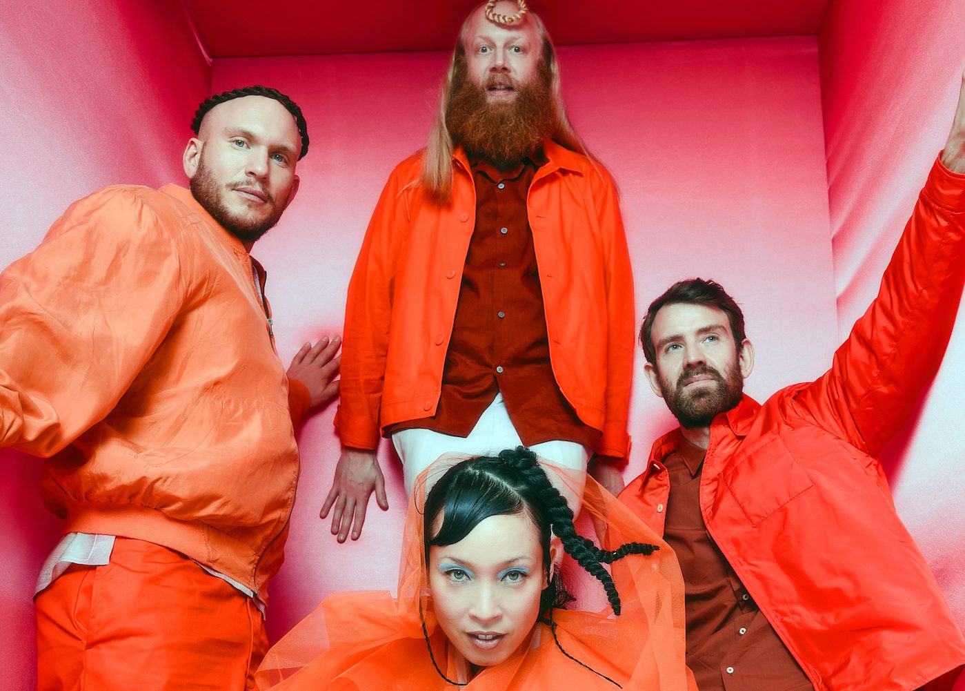 Little Dragon カリ ウチスと共演した新曲を公開 洋楽情報 来日アーティスト セレブファッション情報なら ナンバーシックスティーン