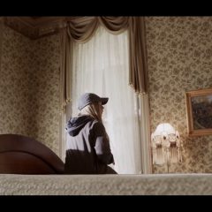 トーンズ･アンド・アイ、新曲「バッド・チャイルド」のミュージック・ビデオを公開