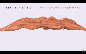 Biffy Clyro、ニュー・アルバムより新曲「Tiny Indoor Firework」をリリース
