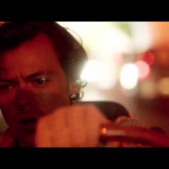 ハリー・スタイルズ、最新シングル「ゴールデン」のミュージック・ビデオを公開