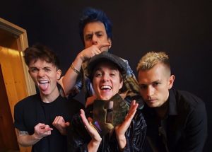 ザ・ヴァンプス、ニュー・アルバム『チェリーブロッサム』が全英1位を獲得